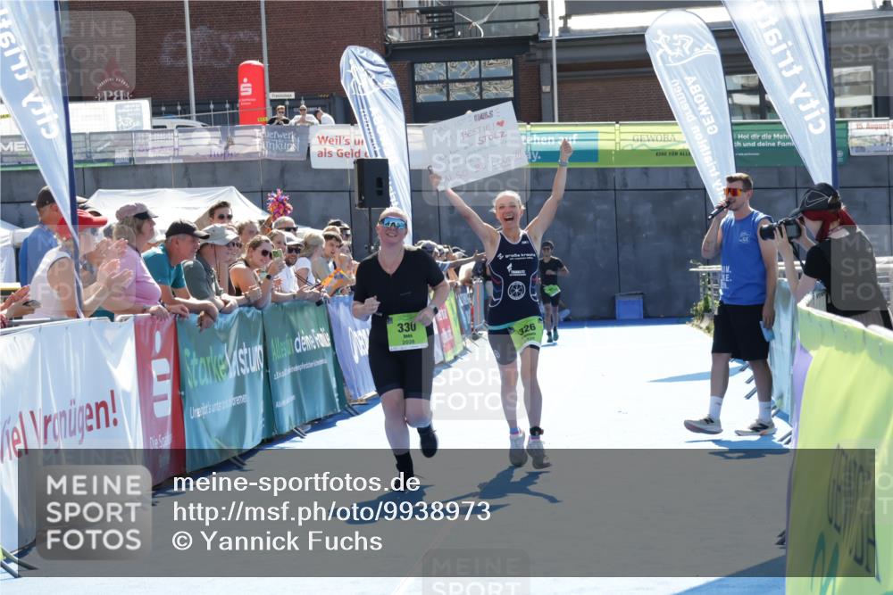 09.08.2026 - GEWOBA Citytriathlon Bremen Yannick Fuchs http://msf.ph/oto/9938973 09.08.2026 15:30:08 Ziel 231, 326, 330 meine-sportfotos.de