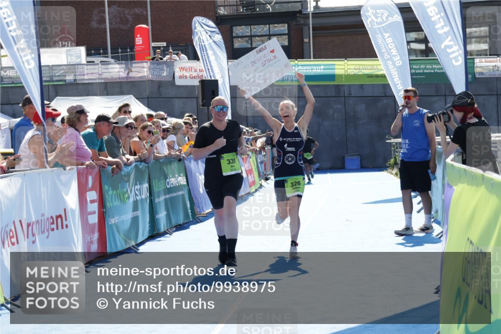 09.08.2026 - GEWOBA Citytriathlon Bremen Yannick Fuchs http://msf.ph/oto/9938975 09.08.2026 15:30:09 Ziel 231, 326, 330 meine-sportfotos.de