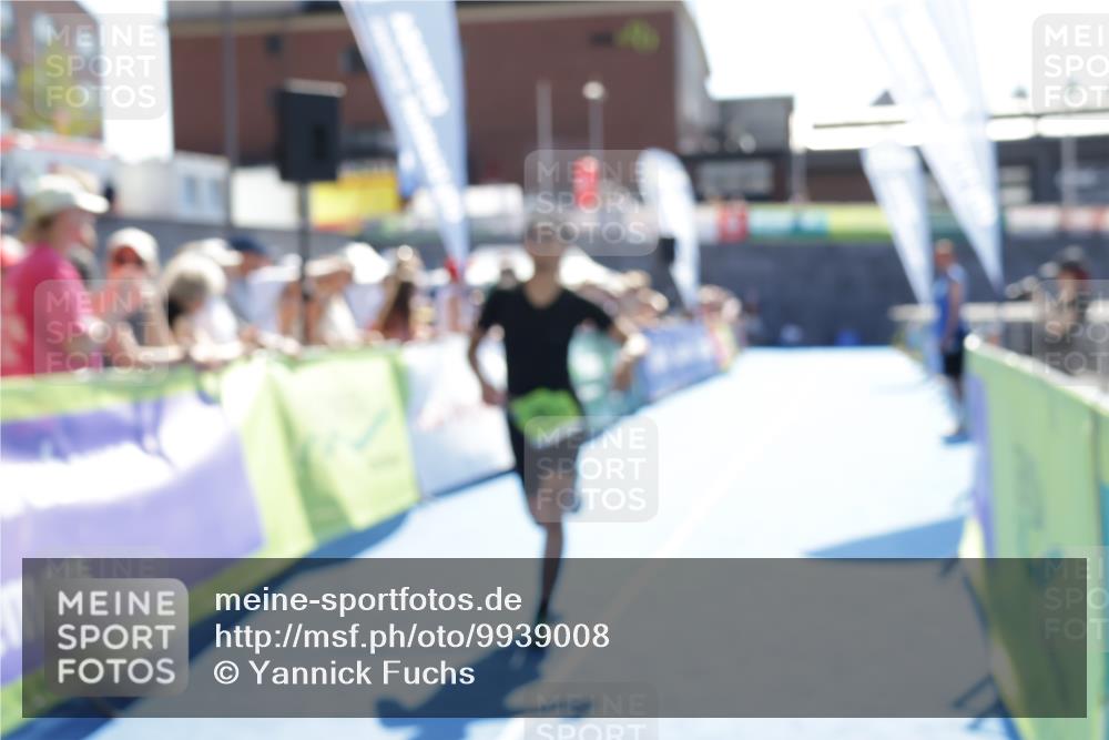 09.08.2026 - GEWOBA Citytriathlon Bremen Yannick Fuchs http://msf.ph/oto/9939008 09.08.2026 15:30:18 Ziel 61 meine-sportfotos.de