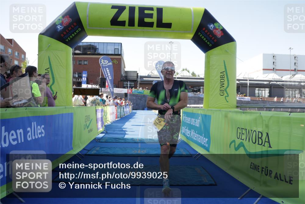 09.08.2026 - GEWOBA Citytriathlon Bremen Yannick Fuchs http://msf.ph/oto/9939025 09.08.2026 11:46:17 Ziel 415 meine-sportfotos.de