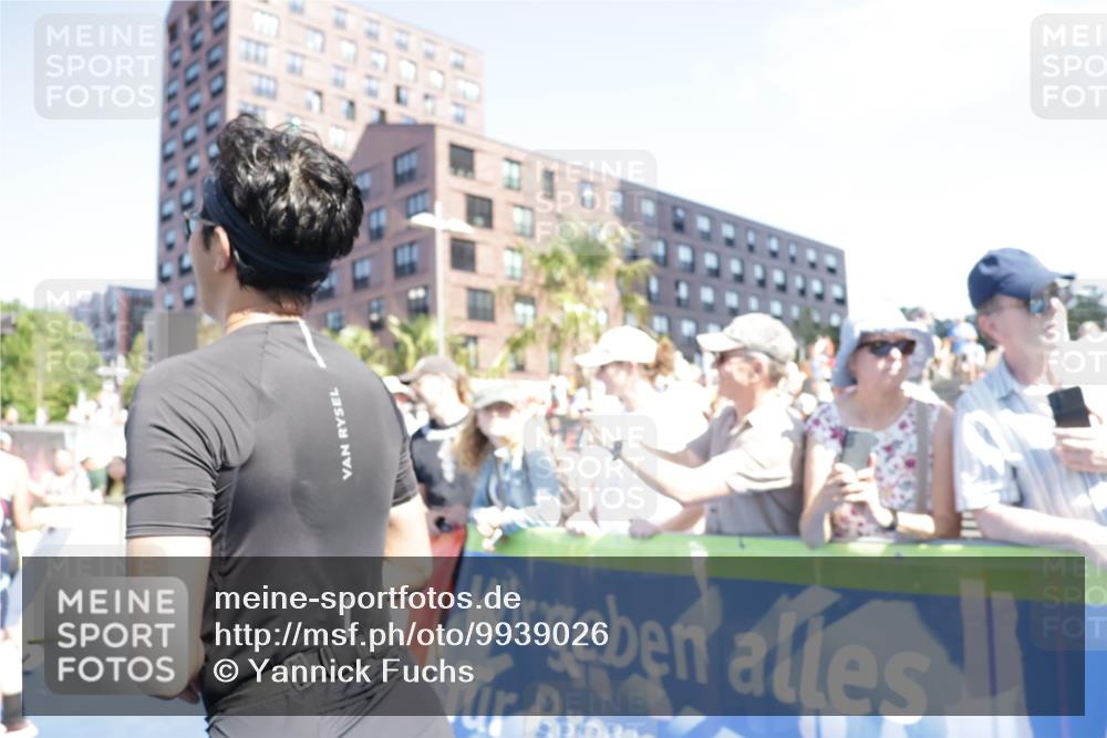 09.08.2026 - GEWOBA Citytriathlon Bremen Yannick Fuchs http://msf.ph/oto/9939026 09.08.2026 15:30:20 Ziel 61 meine-sportfotos.de