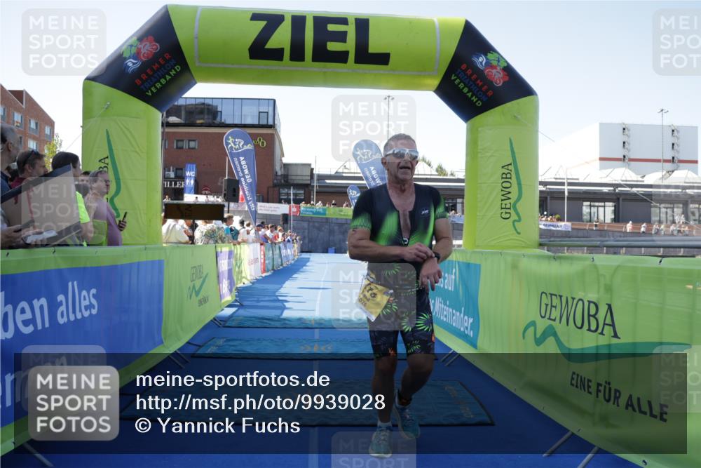 09.08.2026 - GEWOBA Citytriathlon Bremen Yannick Fuchs http://msf.ph/oto/9939028 09.08.2026 11:46:17 Ziel 415 meine-sportfotos.de