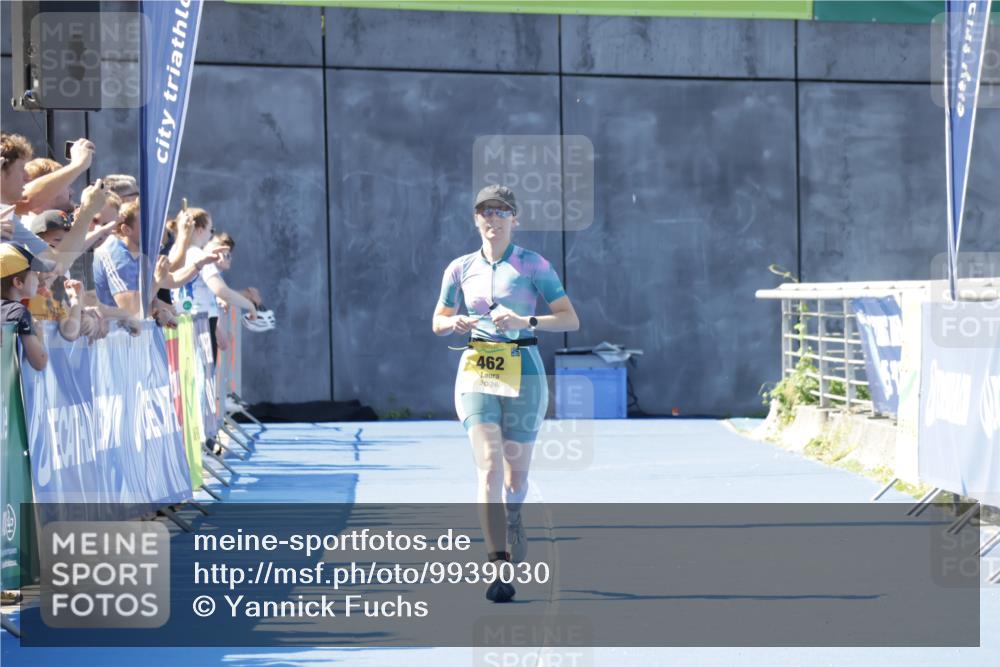 09.08.2026 - GEWOBA Citytriathlon Bremen Yannick Fuchs http://msf.ph/oto/9939030 09.08.2026 11:46:57 Ziel 462 meine-sportfotos.de