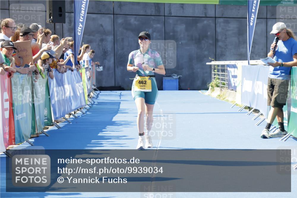 09.08.2026 - GEWOBA Citytriathlon Bremen Yannick Fuchs http://msf.ph/oto/9939034 09.08.2026 11:46:59 Ziel 462 meine-sportfotos.de
