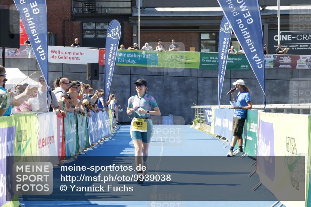 09.08.2026 - GEWOBA Citytriathlon Bremen Yannick Fuchs http://msf.ph/oto/9939038 09.08.2026 11:47:00 Ziel 462 meine-sportfotos.de
