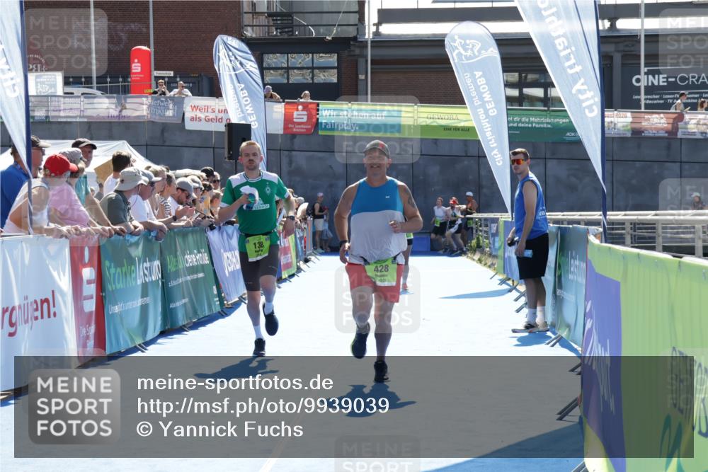 09.08.2026 - GEWOBA Citytriathlon Bremen Yannick Fuchs http://msf.ph/oto/9939039 09.08.2026 15:30:35 Ziel 138, 428 meine-sportfotos.de
