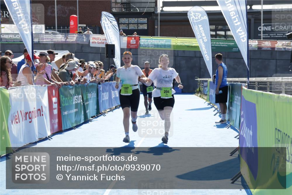 09.08.2026 - GEWOBA Citytriathlon Bremen Yannick Fuchs http://msf.ph/oto/9939070 09.08.2026 15:30:44 Ziel 197, 204, 210, 414 meine-sportfotos.de