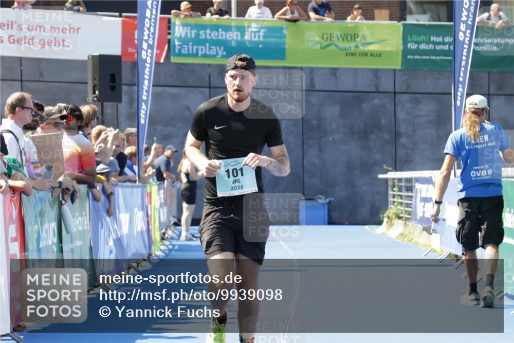 09.08.2026 - GEWOBA Citytriathlon Bremen Yannick Fuchs http://msf.ph/oto/9939098 09.08.2026 11:47:29 Ziel 101 meine-sportfotos.de