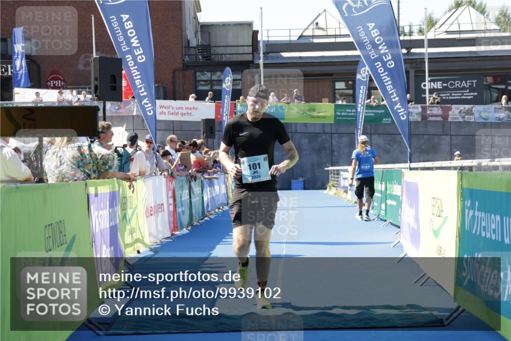 09.08.2026 - GEWOBA Citytriathlon Bremen Yannick Fuchs http://msf.ph/oto/9939102 09.08.2026 11:47:31 Ziel 101 meine-sportfotos.de