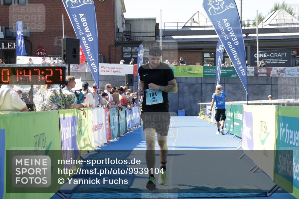09.08.2026 - GEWOBA Citytriathlon Bremen Yannick Fuchs http://msf.ph/oto/9939104 09.08.2026 11:47:31 Ziel 101 meine-sportfotos.de