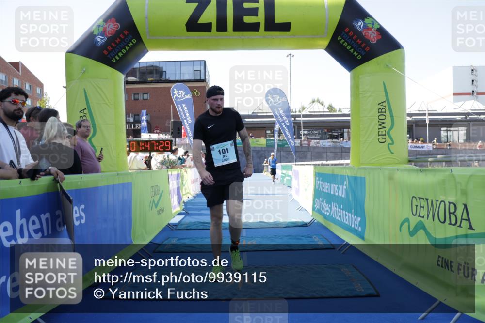 09.08.2026 - GEWOBA Citytriathlon Bremen Yannick Fuchs http://msf.ph/oto/9939115 09.08.2026 11:47:33 Ziel 101 meine-sportfotos.de