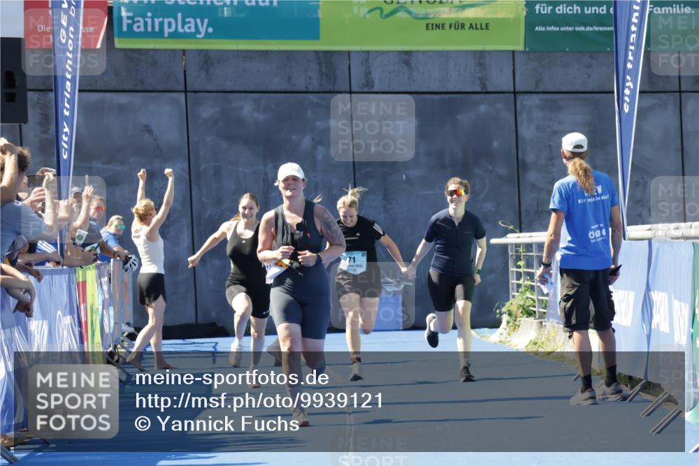09.08.2026 - GEWOBA Citytriathlon Bremen Yannick Fuchs http://msf.ph/oto/9939121 09.08.2026 11:47:41 Ziel 71 meine-sportfotos.de