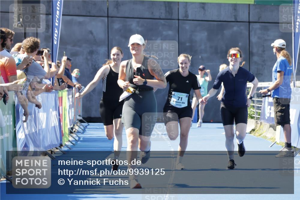 09.08.2026 - GEWOBA Citytriathlon Bremen Yannick Fuchs http://msf.ph/oto/9939125 09.08.2026 11:47:43 Ziel 71, 469 meine-sportfotos.de