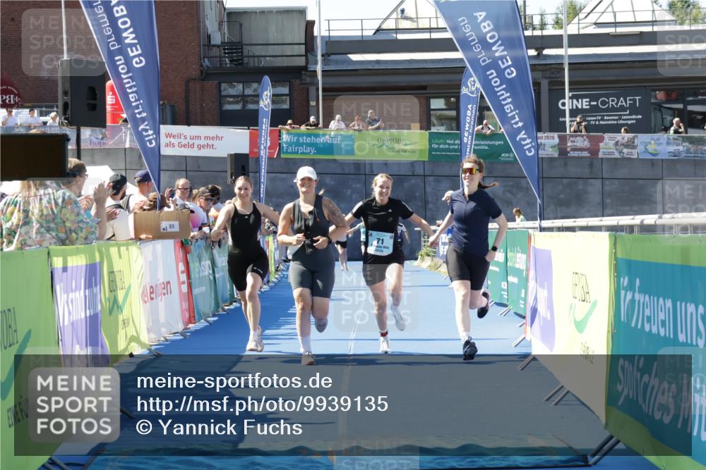 09.08.2026 - GEWOBA Citytriathlon Bremen Yannick Fuchs http://msf.ph/oto/9939135 09.08.2026 11:47:45 Ziel 71, 469 meine-sportfotos.de