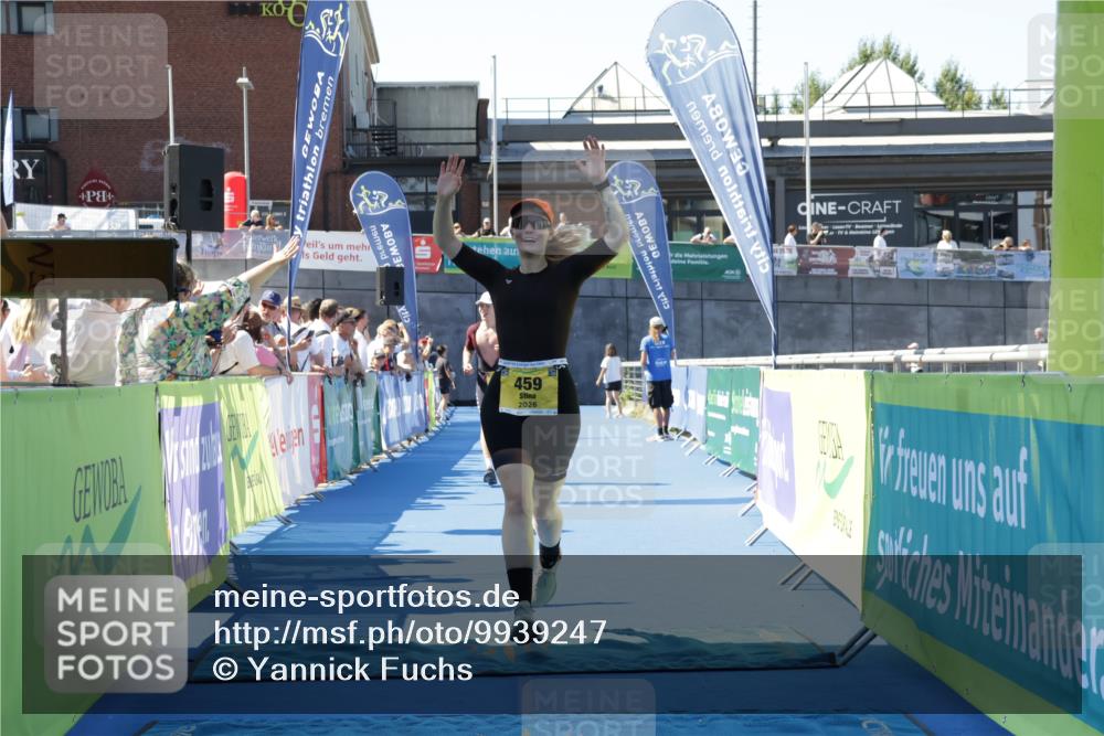 09.08.2026 - GEWOBA Citytriathlon Bremen Yannick Fuchs http://msf.ph/oto/9939247 09.08.2026 11:48:10 Ziel 459 meine-sportfotos.de