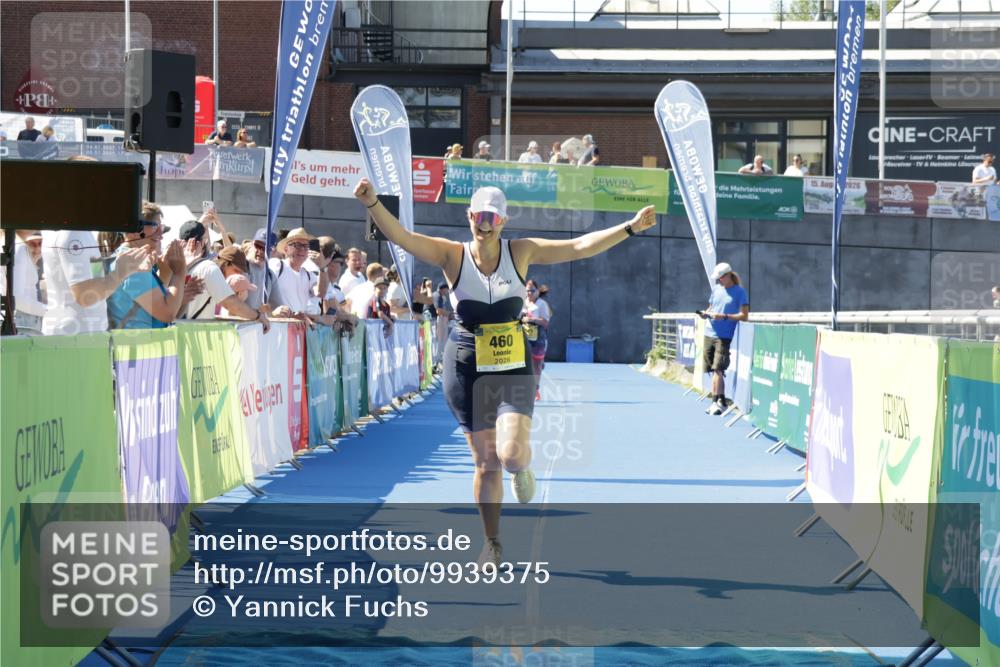 09.08.2026 - GEWOBA Citytriathlon Bremen Yannick Fuchs http://msf.ph/oto/9939375 09.08.2026 11:48:47 Ziel 460 meine-sportfotos.de