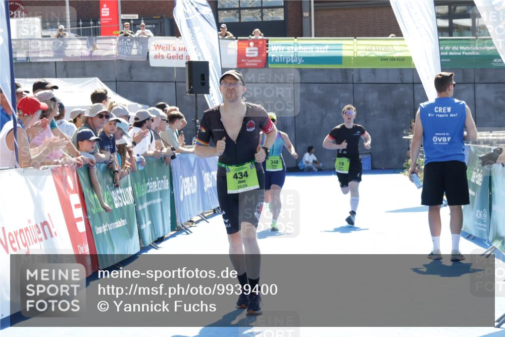09.08.2026 - GEWOBA Citytriathlon Bremen Yannick Fuchs http://msf.ph/oto/9939400 09.08.2026 15:32:10 Ziel 18, 434, 476, 492 meine-sportfotos.de