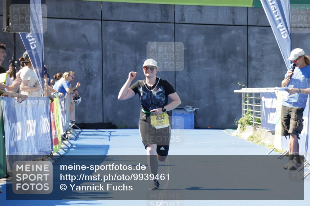 09.08.2026 - GEWOBA Citytriathlon Bremen Yannick Fuchs http://msf.ph/oto/9939461 09.08.2026 11:49:42 Ziel 434 meine-sportfotos.de