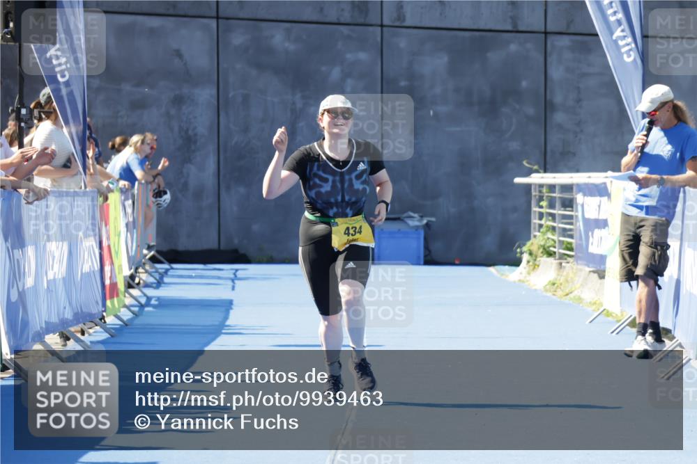 09.08.2026 - GEWOBA Citytriathlon Bremen Yannick Fuchs http://msf.ph/oto/9939463 09.08.2026 11:49:43 Ziel 434 meine-sportfotos.de