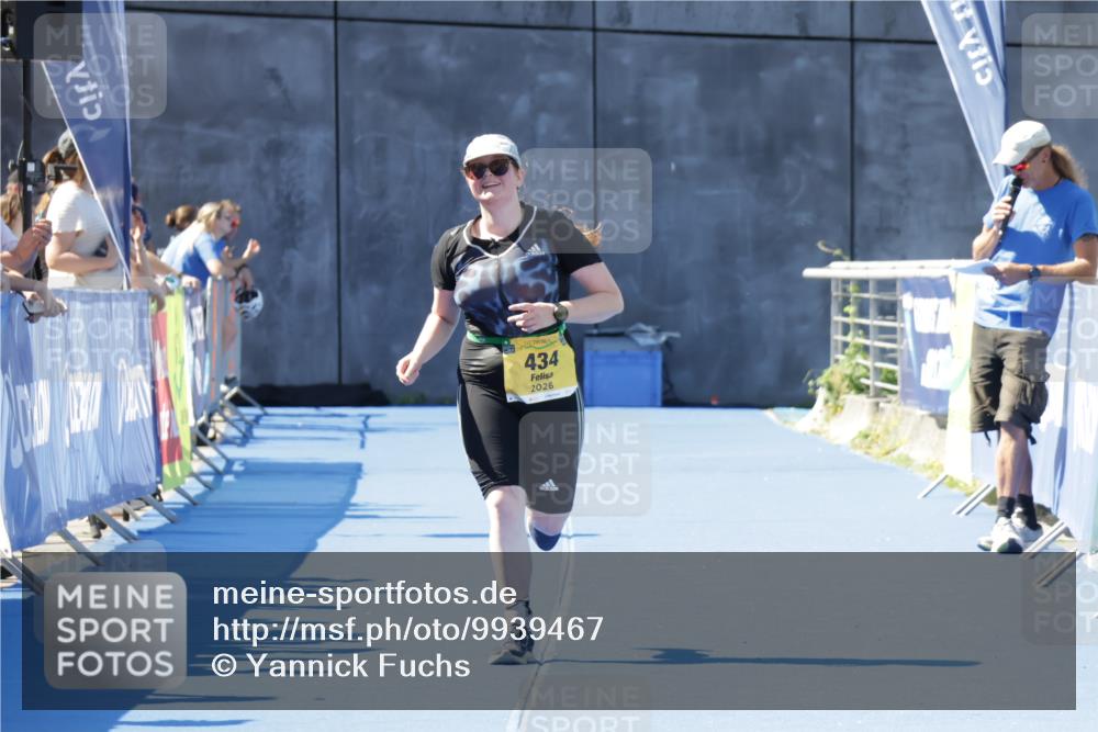 09.08.2026 - GEWOBA Citytriathlon Bremen Yannick Fuchs http://msf.ph/oto/9939467 09.08.2026 11:49:43 Ziel 434 meine-sportfotos.de