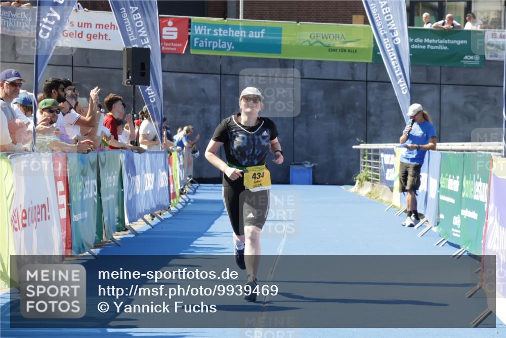 09.08.2026 - GEWOBA Citytriathlon Bremen Yannick Fuchs http://msf.ph/oto/9939469 09.08.2026 11:49:45 Ziel 434 meine-sportfotos.de