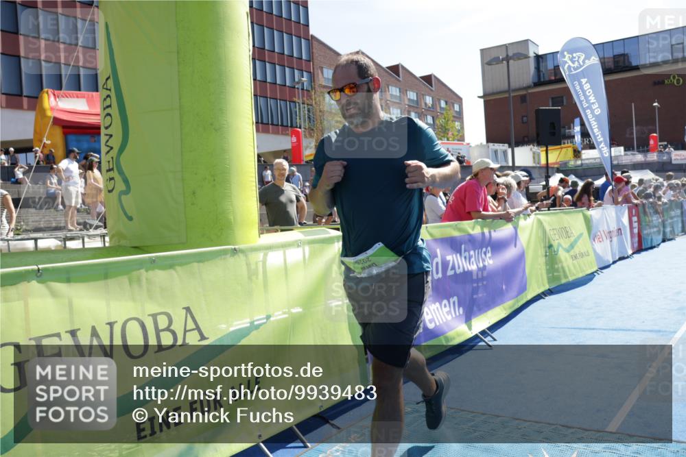 09.08.2026 - GEWOBA Citytriathlon Bremen Yannick Fuchs http://msf.ph/oto/9939483 09.08.2026 15:32:28 Ziel 275, 368 meine-sportfotos.de