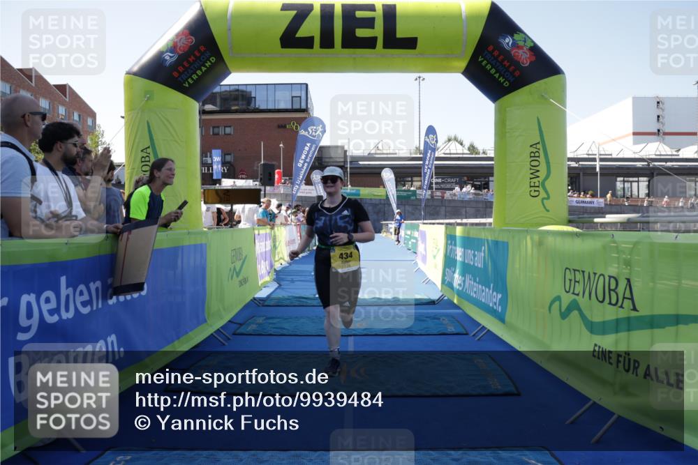 09.08.2026 - GEWOBA Citytriathlon Bremen Yannick Fuchs http://msf.ph/oto/9939484 09.08.2026 11:49:48 Ziel 434 meine-sportfotos.de