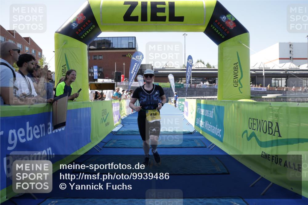09.08.2026 - GEWOBA Citytriathlon Bremen Yannick Fuchs http://msf.ph/oto/9939486 09.08.2026 11:49:48 Ziel 434 meine-sportfotos.de