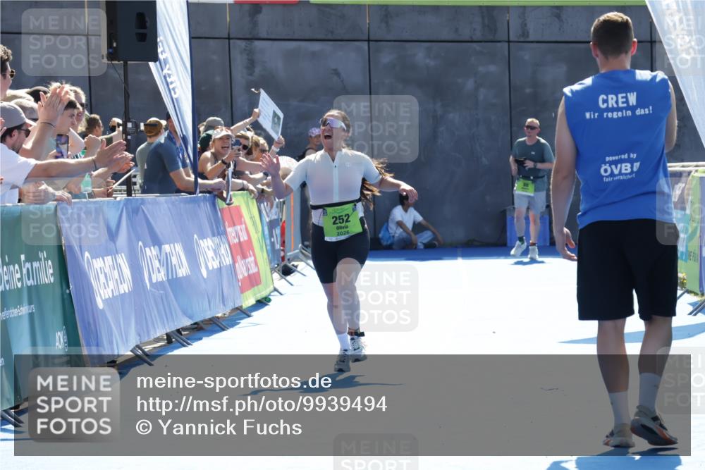 09.08.2026 - GEWOBA Citytriathlon Bremen Yannick Fuchs http://msf.ph/oto/9939494 09.08.2026 15:32:31 Ziel 368 meine-sportfotos.de