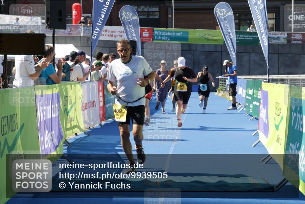 09.08.2026 - GEWOBA Citytriathlon Bremen Yannick Fuchs http://msf.ph/oto/9939505 09.08.2026 11:50:37 Ziel 199, 409, 480, 531 meine-sportfotos.de