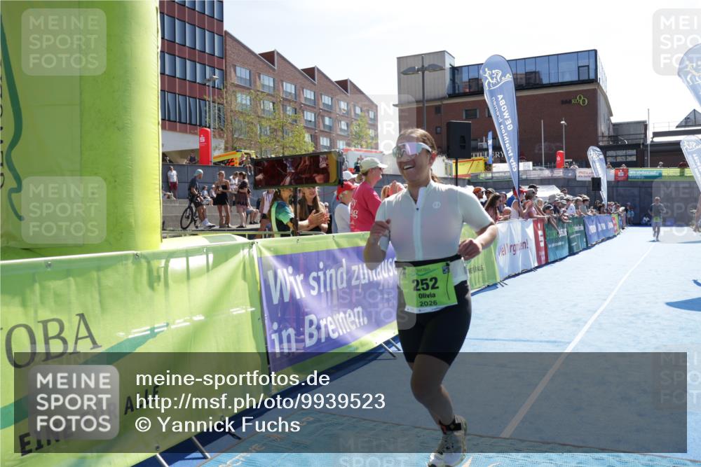 09.08.2026 - GEWOBA Citytriathlon Bremen Yannick Fuchs http://msf.ph/oto/9939523 09.08.2026 15:32:37 Ziel 252 meine-sportfotos.de