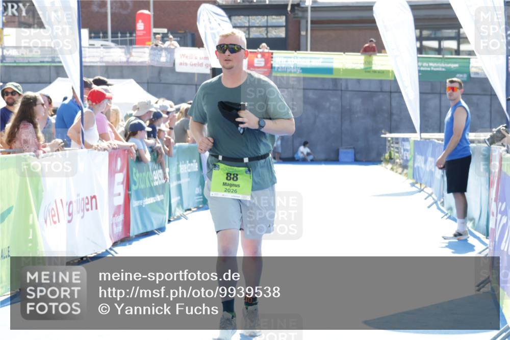 09.08.2026 - GEWOBA Citytriathlon Bremen Yannick Fuchs http://msf.ph/oto/9939538 09.08.2026 15:32:43 Ziel 88 meine-sportfotos.de