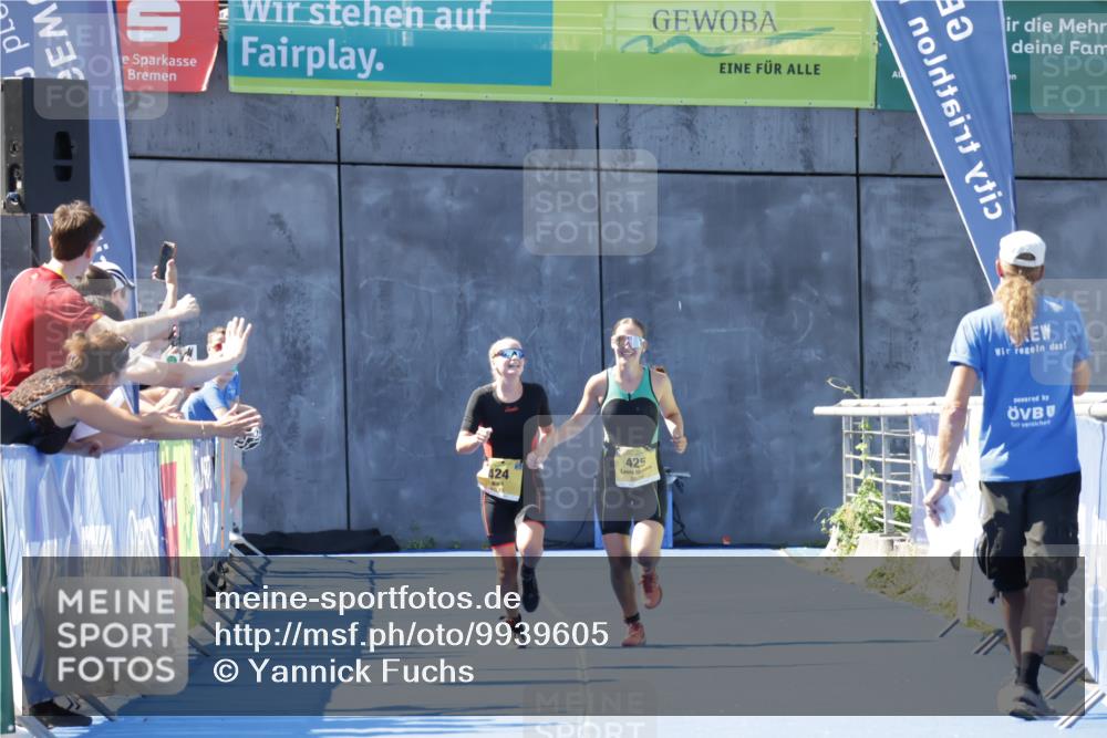 09.08.2026 - GEWOBA Citytriathlon Bremen Yannick Fuchs http://msf.ph/oto/9939605 09.08.2026 11:51:19 Ziel  meine-sportfotos.de