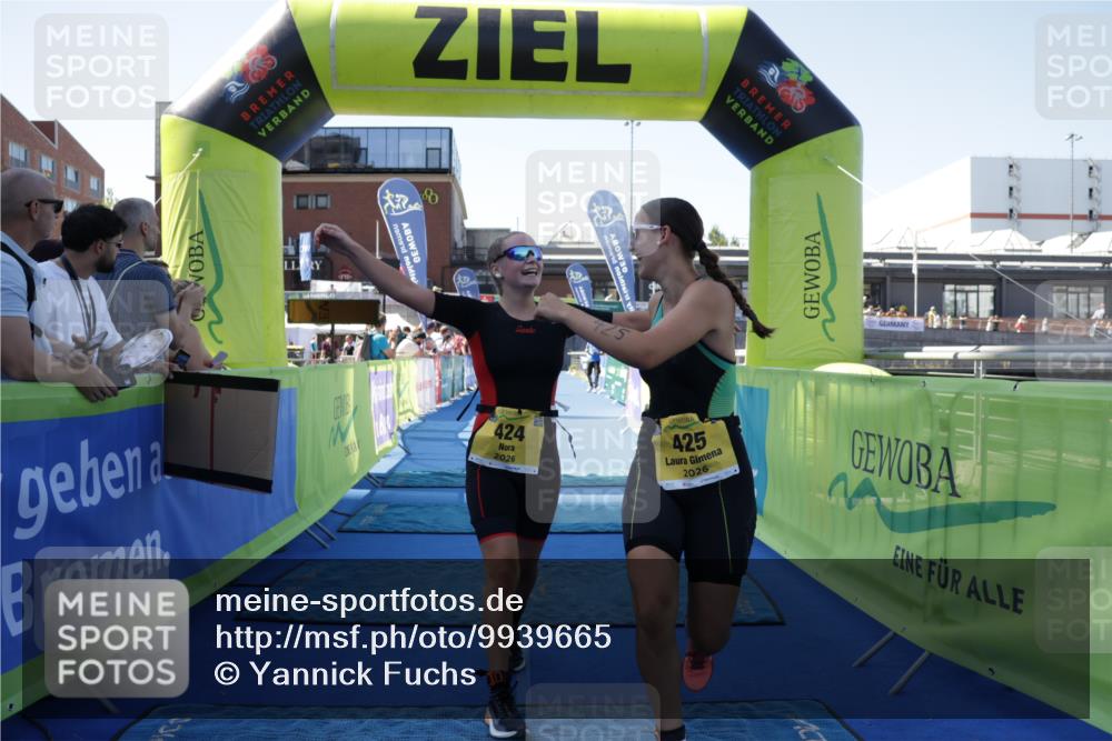 09.08.2026 - GEWOBA Citytriathlon Bremen Yannick Fuchs http://msf.ph/oto/9939665 09.08.2026 11:51:28 Ziel 424, 425, 435 meine-sportfotos.de