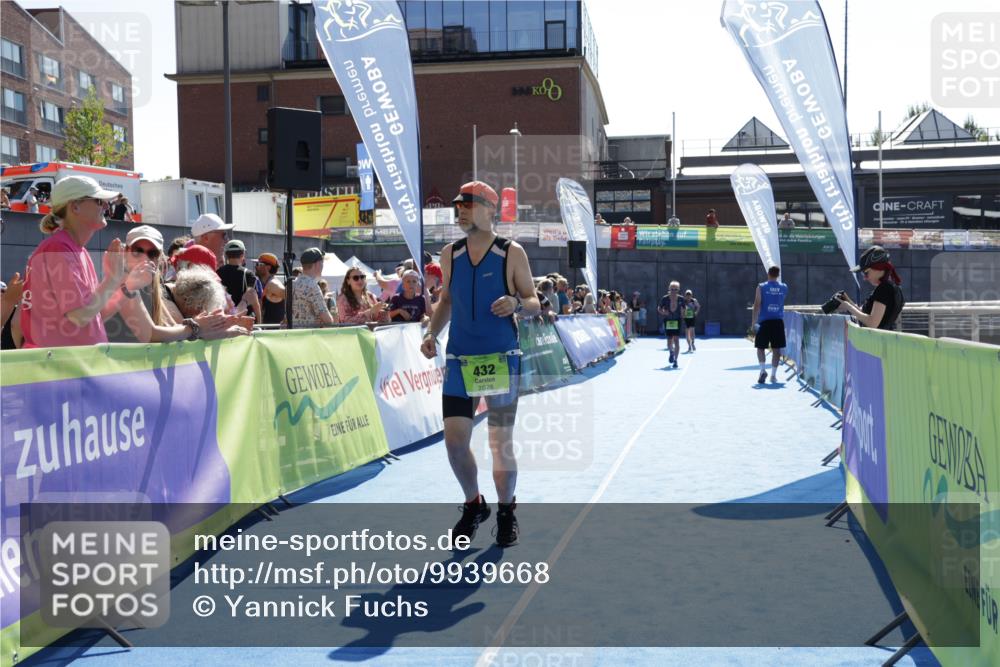 09.08.2026 - GEWOBA Citytriathlon Bremen Yannick Fuchs http://msf.ph/oto/9939668 09.08.2026 15:33:30 Ziel 432, 514 meine-sportfotos.de