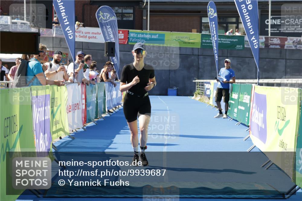 09.08.2026 - GEWOBA Citytriathlon Bremen Yannick Fuchs http://msf.ph/oto/9939687 09.08.2026 11:51:33 Ziel 435 meine-sportfotos.de