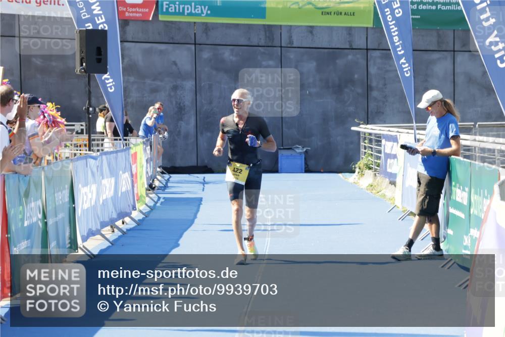 09.08.2026 - GEWOBA Citytriathlon Bremen Yannick Fuchs http://msf.ph/oto/9939703 09.08.2026 11:51:58 Ziel  meine-sportfotos.de