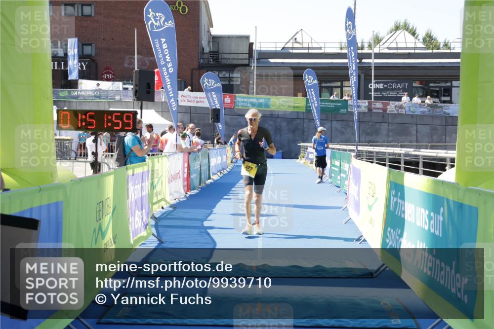 09.08.2026 - GEWOBA Citytriathlon Bremen Yannick Fuchs http://msf.ph/oto/9939710 09.08.2026 11:52:03 Ziel 422 meine-sportfotos.de