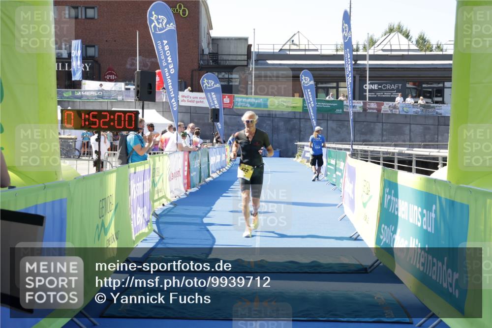 09.08.2026 - GEWOBA Citytriathlon Bremen Yannick Fuchs http://msf.ph/oto/9939712 09.08.2026 11:52:04 Ziel 422 meine-sportfotos.de