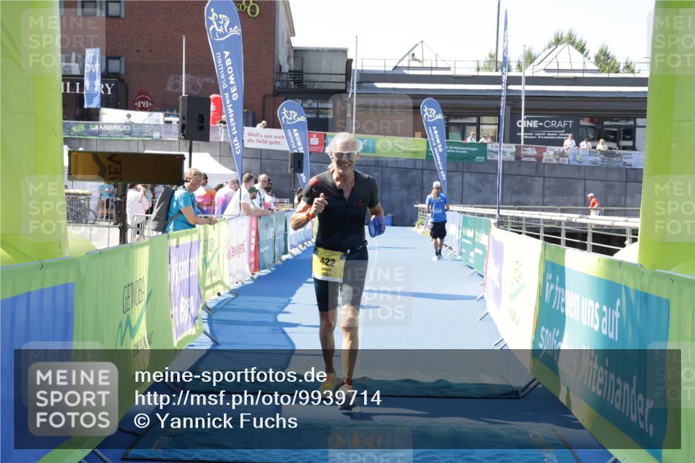 09.08.2026 - GEWOBA Citytriathlon Bremen Yannick Fuchs http://msf.ph/oto/9939714 09.08.2026 11:52:05 Ziel 422 meine-sportfotos.de
