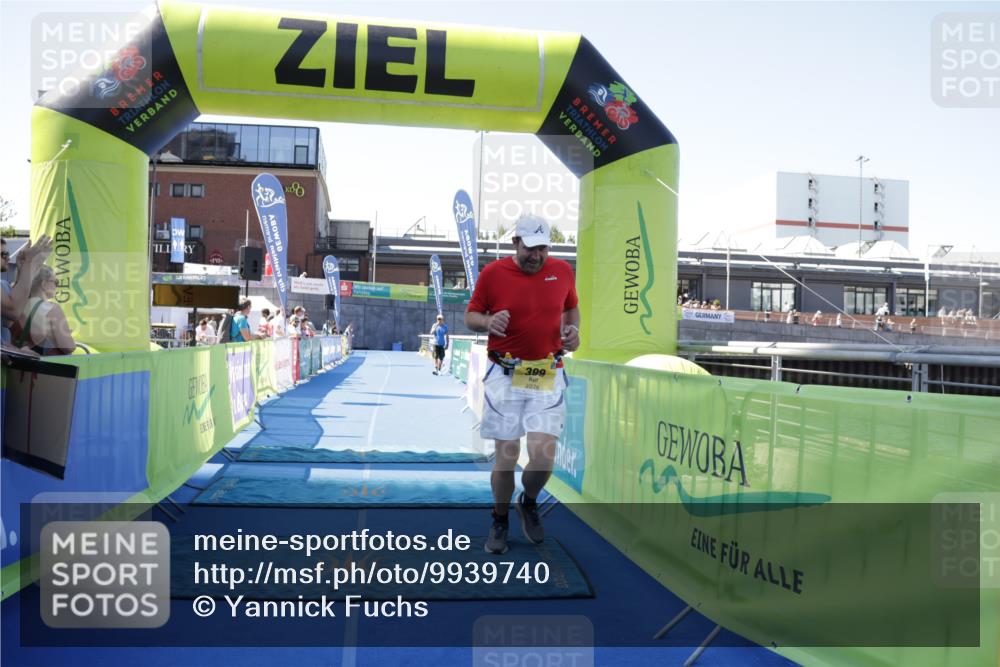 09.08.2026 - GEWOBA Citytriathlon Bremen Yannick Fuchs http://msf.ph/oto/9939740 09.08.2026 11:52:23 Ziel 399 meine-sportfotos.de