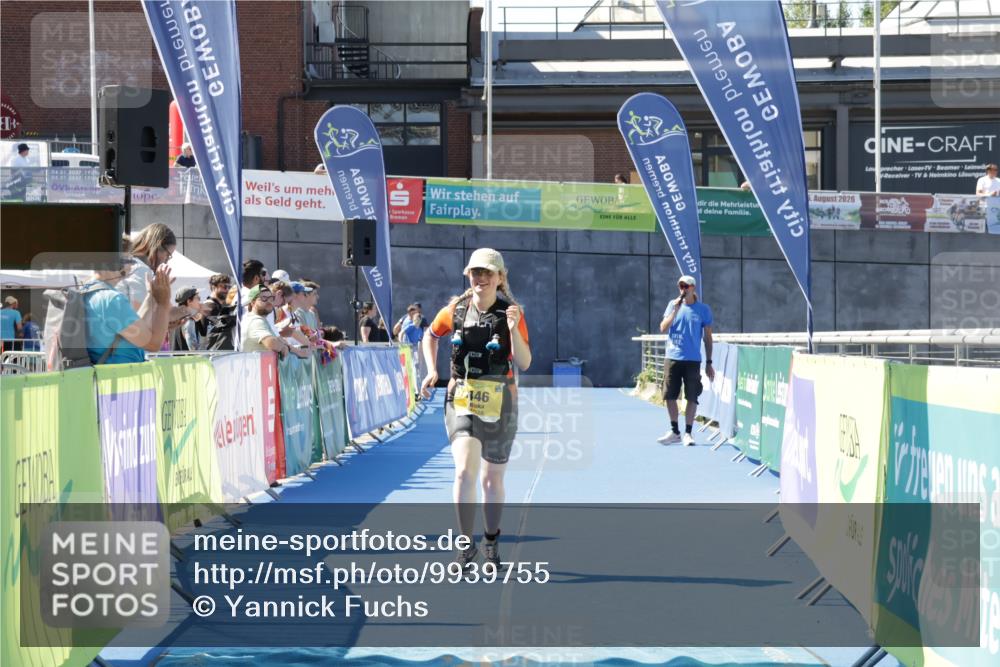 09.08.2026 - GEWOBA Citytriathlon Bremen Yannick Fuchs http://msf.ph/oto/9939755 09.08.2026 11:53:37 Ziel 446 meine-sportfotos.de