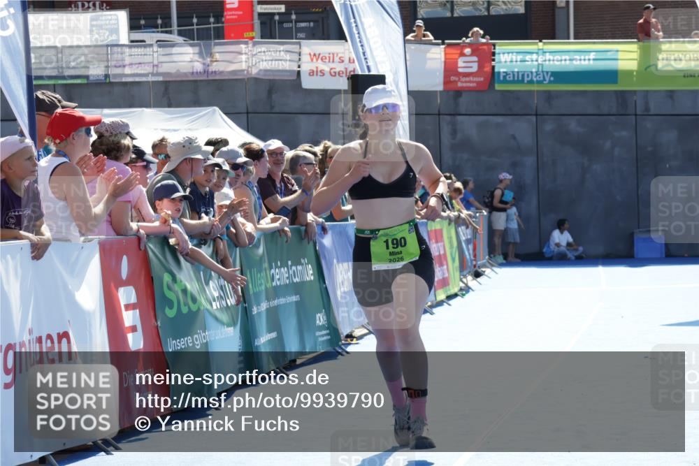09.08.2026 - GEWOBA Citytriathlon Bremen Yannick Fuchs http://msf.ph/oto/9939790 09.08.2026 15:33:59 Ziel 190 meine-sportfotos.de