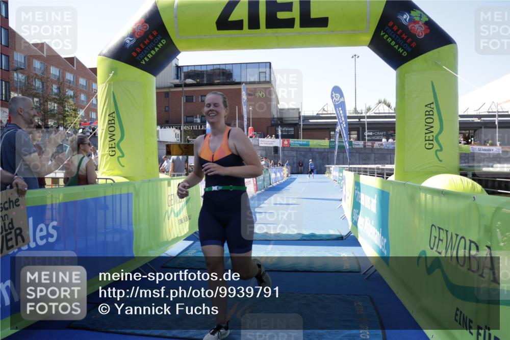 09.08.2026 - GEWOBA Citytriathlon Bremen Yannick Fuchs http://msf.ph/oto/9939791 09.08.2026 11:54:09 Ziel 490 meine-sportfotos.de