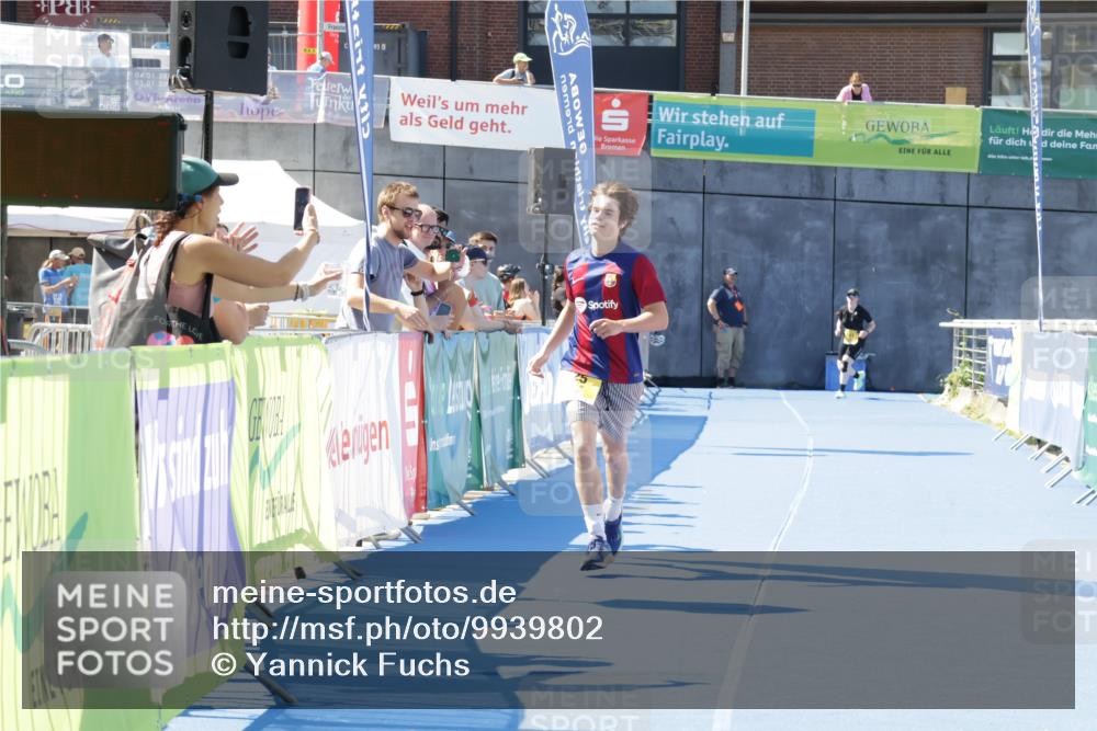 09.08.2026 - GEWOBA Citytriathlon Bremen Yannick Fuchs http://msf.ph/oto/9939802 09.08.2026 11:54:48 Ziel 525 meine-sportfotos.de