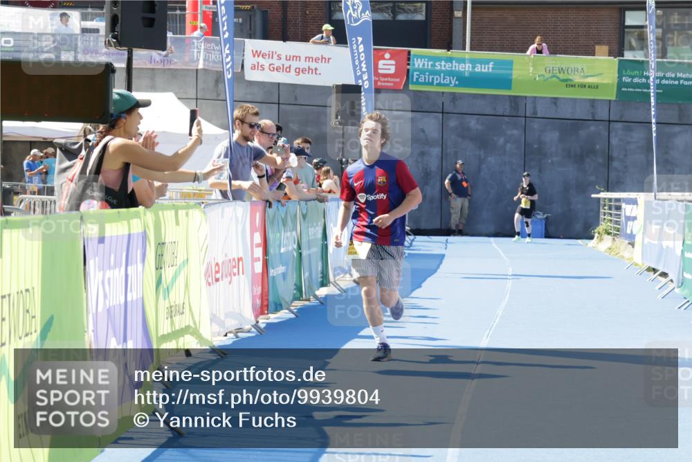 09.08.2026 - GEWOBA Citytriathlon Bremen Yannick Fuchs http://msf.ph/oto/9939804 09.08.2026 11:54:48 Ziel 525 meine-sportfotos.de