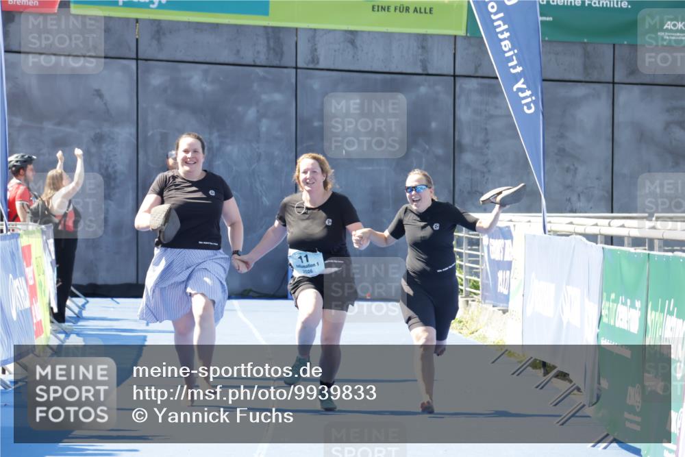 09.08.2026 - GEWOBA Citytriathlon Bremen Yannick Fuchs http://msf.ph/oto/9939833 09.08.2026 11:56:07 Ziel 11 meine-sportfotos.de