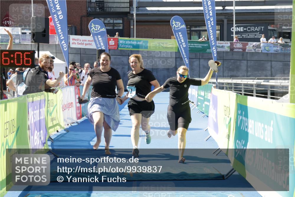 09.08.2026 - GEWOBA Citytriathlon Bremen Yannick Fuchs http://msf.ph/oto/9939837 09.08.2026 11:56:10 Ziel 11 meine-sportfotos.de