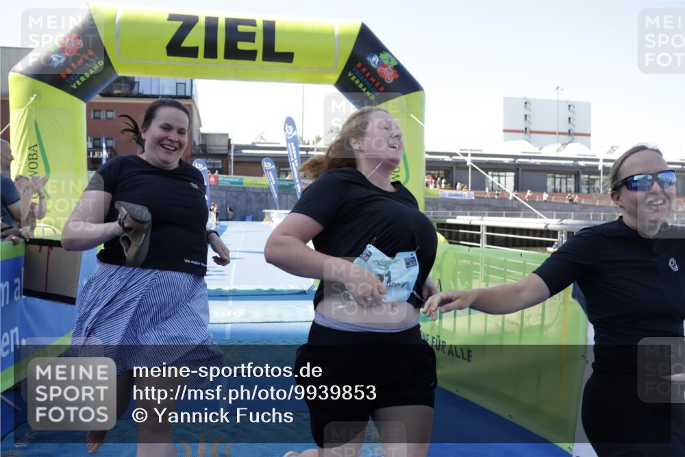 09.08.2026 - GEWOBA Citytriathlon Bremen Yannick Fuchs http://msf.ph/oto/9939853 09.08.2026 11:56:13 Ziel 11 meine-sportfotos.de