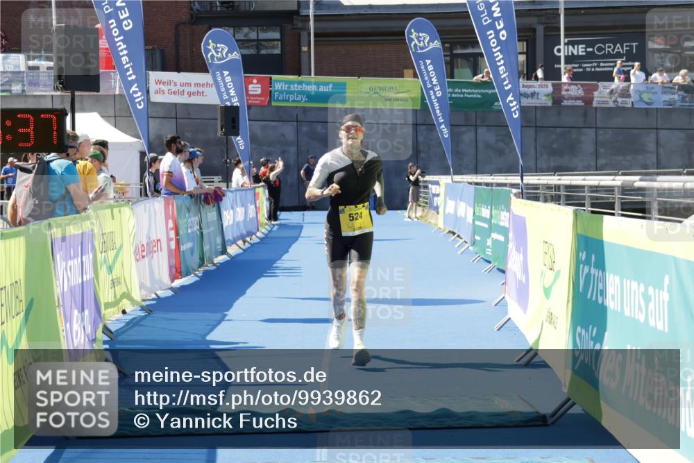 09.08.2026 - GEWOBA Citytriathlon Bremen Yannick Fuchs http://msf.ph/oto/9939862 09.08.2026 11:56:41 Ziel 524 meine-sportfotos.de